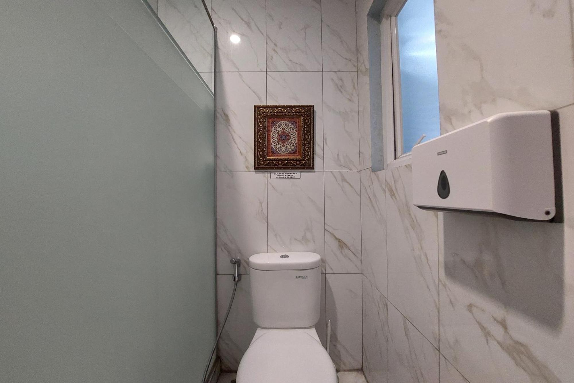 Nonie'S Huis Hotel 棉兰 外观 照片