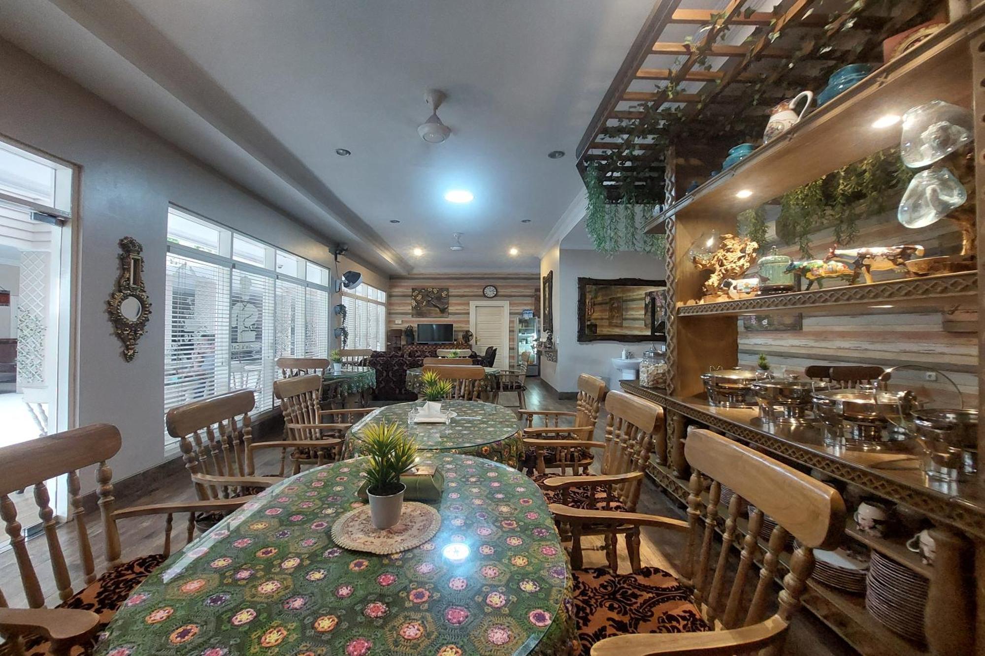 Nonie'S Huis Hotel 棉兰 外观 照片