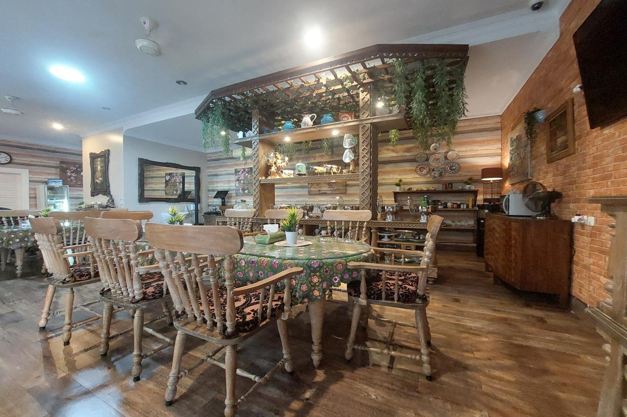Nonie'S Huis Hotel 棉兰 外观 照片