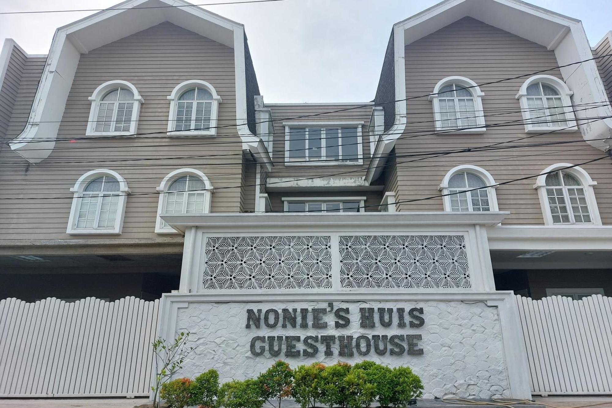 Nonie'S Huis Hotel 棉兰 外观 照片