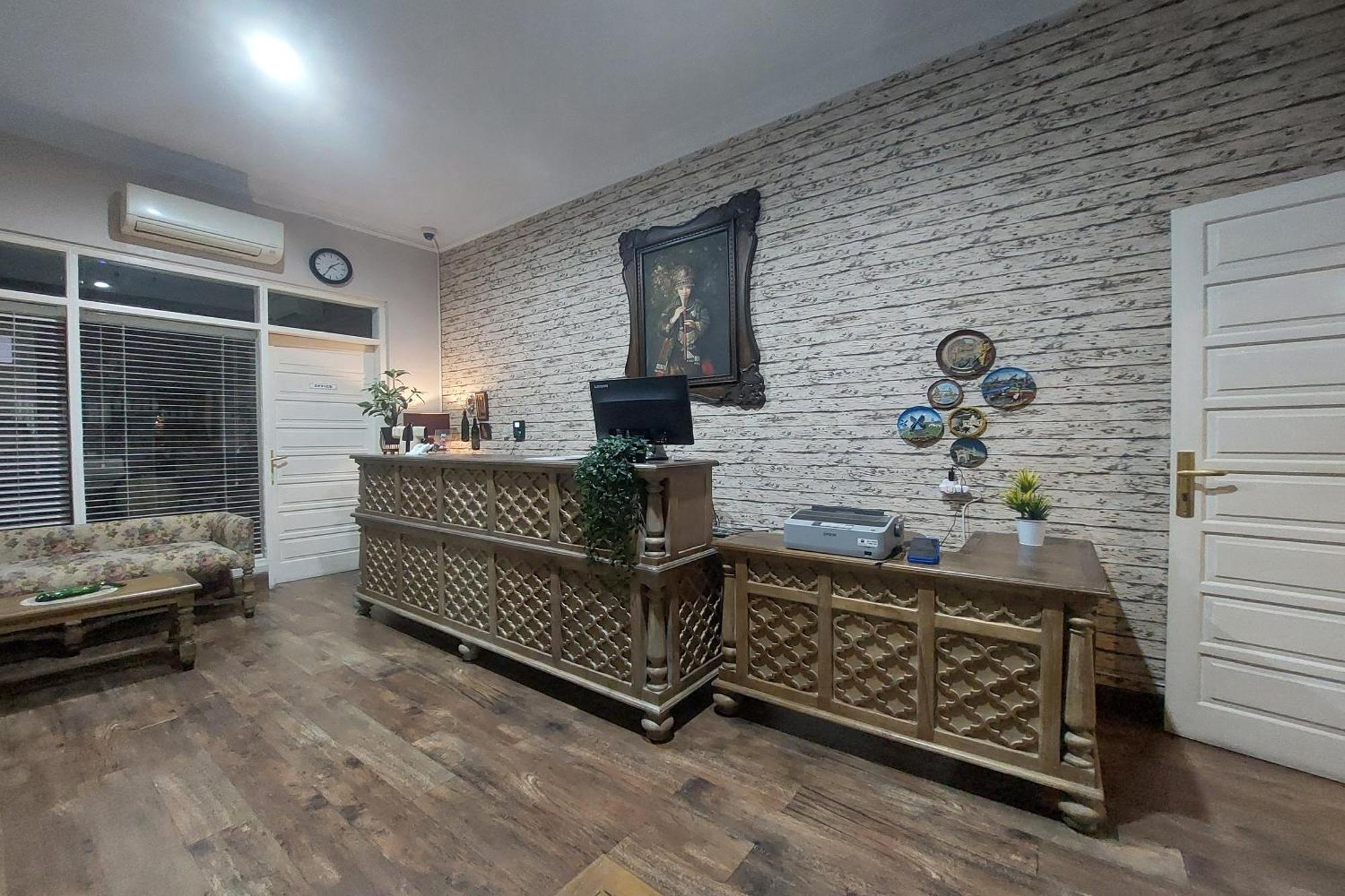 Nonie'S Huis Hotel 棉兰 外观 照片